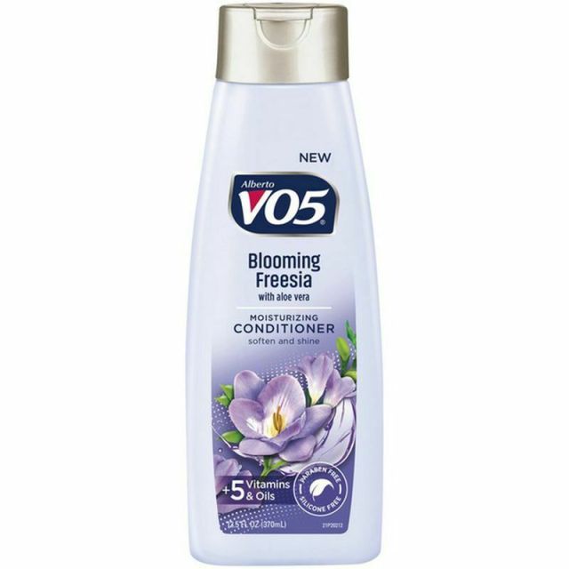 VO5 Blooming Freesia with Aloe Vera Conditioner 12.5 fl oz-477-479-20